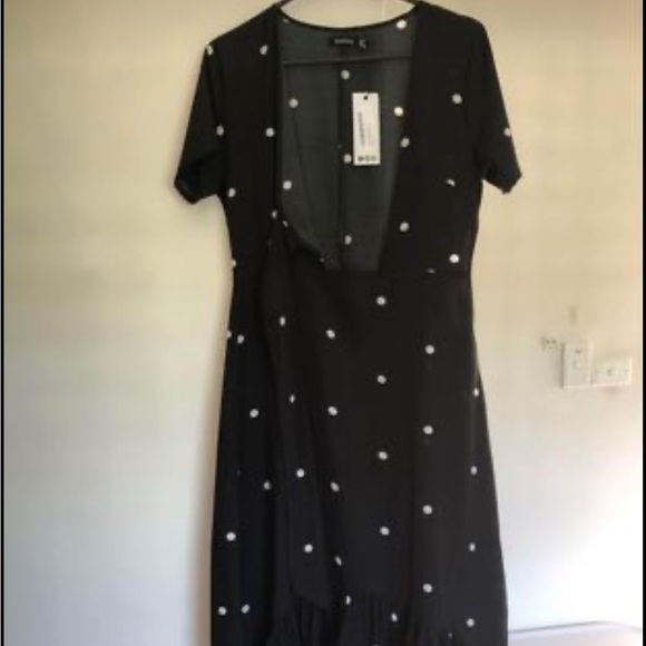 BNWT Boohoo polka dot dress, Size 12 - $25+postage. 💓✨ - Picture 2 of 4